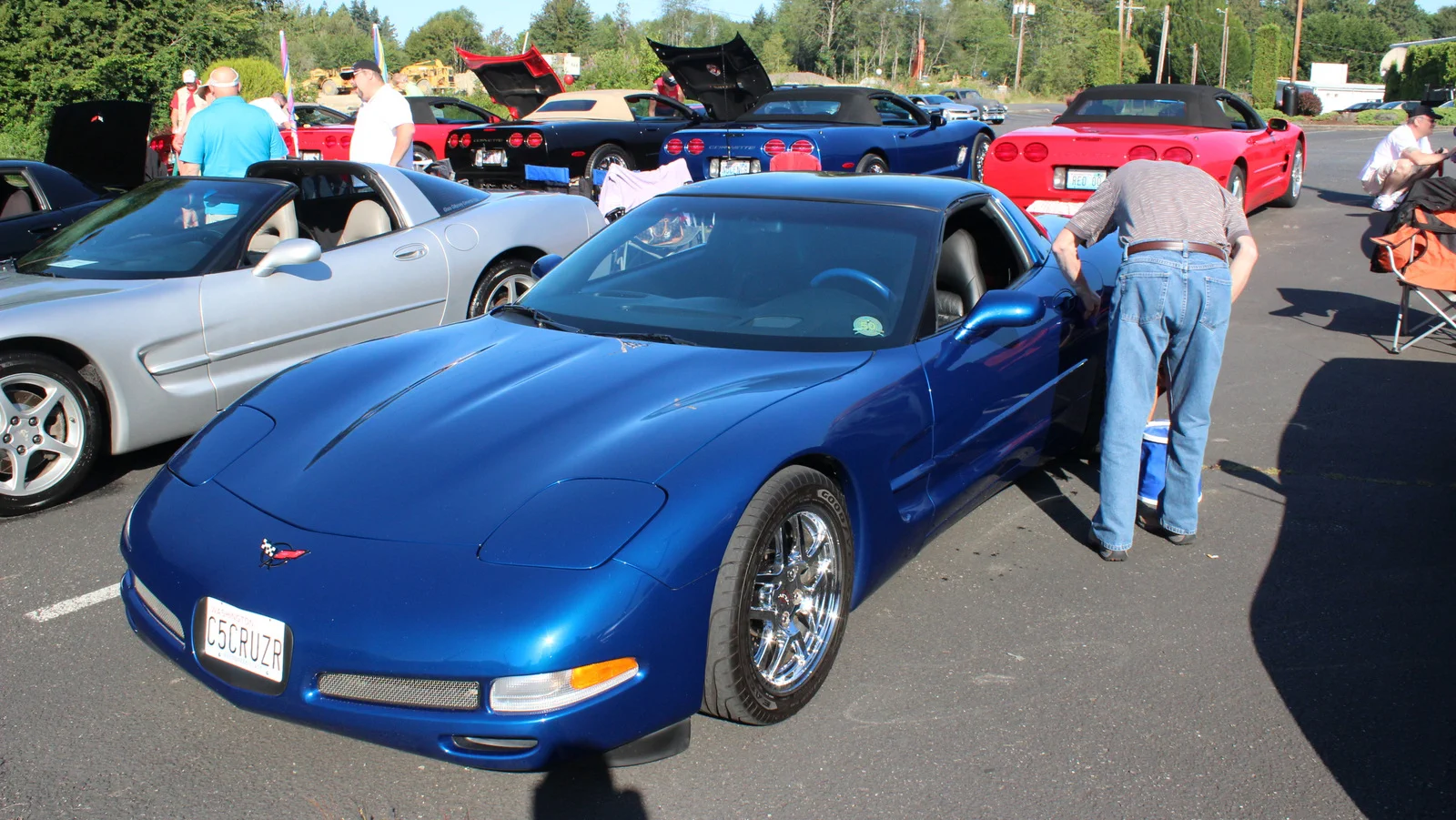 Click to Enlarge-Esc to Close Corvette Generations/C5/C5 2002 Blue Gs.webp